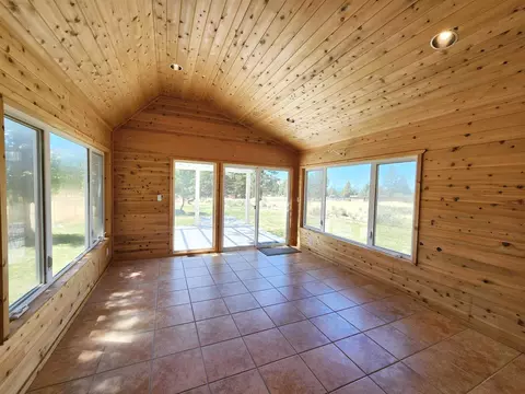 Exterior - 725 Roundup Dr, Loyalton, CA 96118 photo 2 of 6