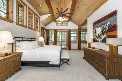 Bedroom - 11621 Bottcher Loop, Truckee, CA 96161 photo 1 of 3