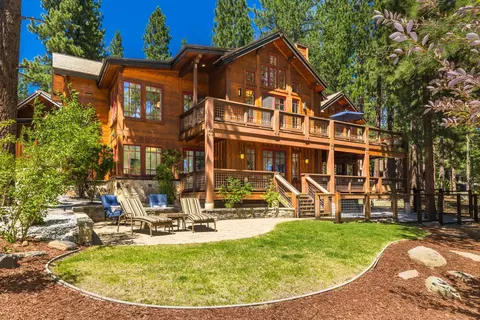 Exterior - 11621 Bottcher Loop, Truckee, CA 96161 photo 3 of 9