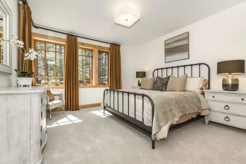 Bedroom - 11621 Bottcher Loop, Truckee, CA 96161 photo 2 of 3