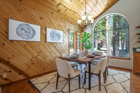 Dining - 13050 Skiview Loop, Truckee, CA 96161 photo 3 of 3