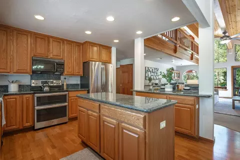 Kitchen - 13050 Skiview Loop, Truckee, CA 96161 photo 3 of 3