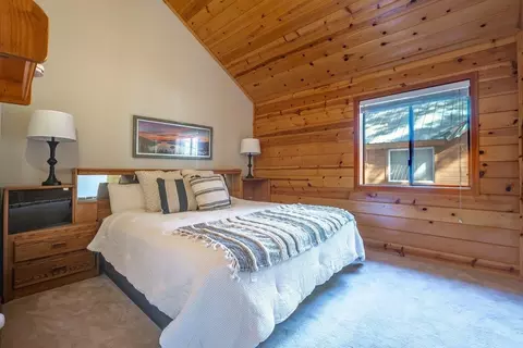 Bedroom - 13050 Skiview Loop, Truckee, CA 96161 photo 2 of 4