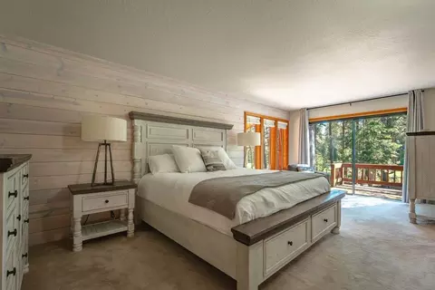 Bedroom - 13050 Skiview Loop, Truckee, CA 96161 photo 1 of 4