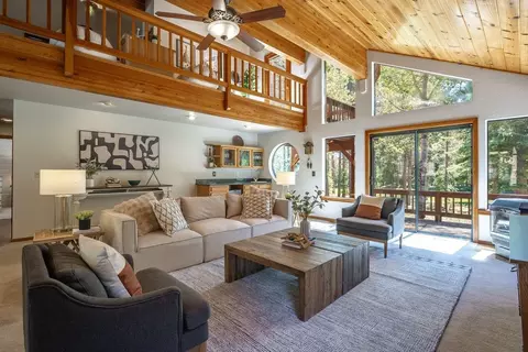 Living - 13050 Skiview Loop, Truckee, CA 96161 photo 1 of 2