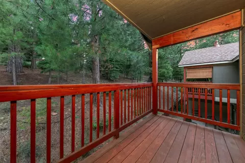 Exterior - 10147 Pine Cone Rd, Truckee, CA 96161 photo 3 of 5