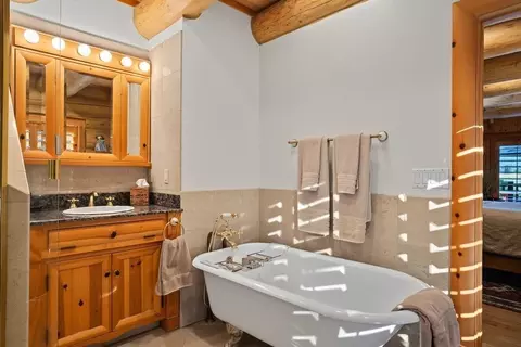 Bath - 69 Silver Sage, Clio, CA 96106 photo 2 of 2