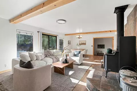 Living - 10595 Codogan St, Truckee, CA 96161 photo 2 of 2