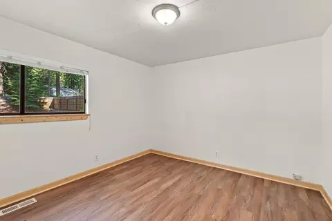 Bedroom - 10595 Codogan St, Truckee, CA 96161 photo 5 of 8