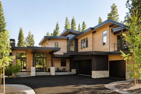 9290 Brae Rd, Truckee, CA 96161