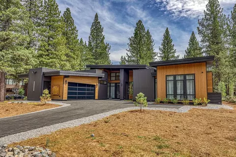 11111 Henness Rd, Truckee, CA 96161