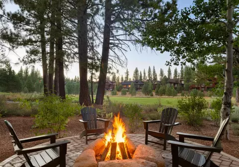 10240 Valmont Trl, Truckee, CA 96161