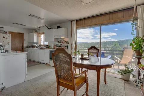 Dining - 10035 Keiser Ave, Truckee, CA 96161 photo 2 of 2