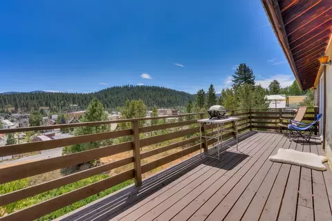 Exterior - 10035 Keiser Ave, Truckee, CA 96161 photo 2 of 2