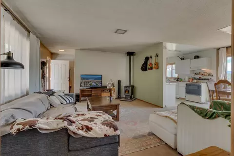 Living - 10035 Keiser Ave, Truckee, CA 96161 photo 2 of 3