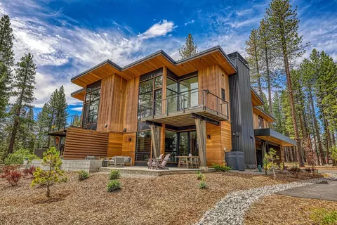 10097 Jakes Way, Truckee, CA 96161