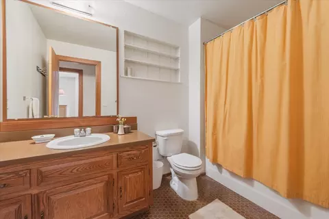 Bath - 13753 Skiview Loop, Truckee, CA 96161 photo 2 of 2
