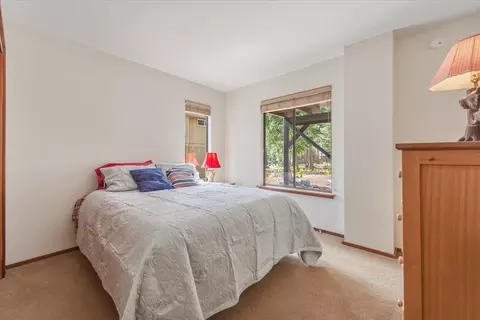 Bedroom - 13753 Skiview Loop, Truckee, CA 96161 photo 4 of 4