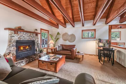 Living - 13753 Skiview Loop, Truckee, CA 96161 photo 2 of 3