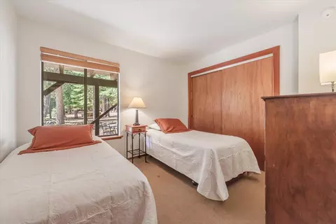 Bedroom - 13753 Skiview Loop, Truckee, CA 96161 photo 3 of 4