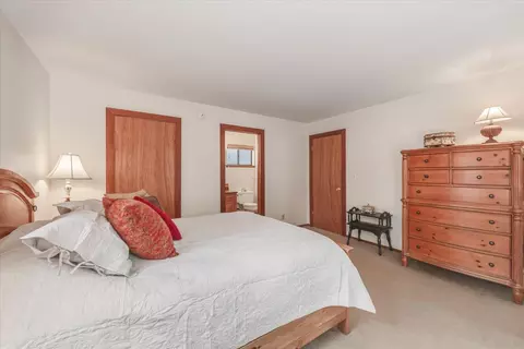 Bedroom - 13753 Skiview Loop, Truckee, CA 96161 photo 2 of 4