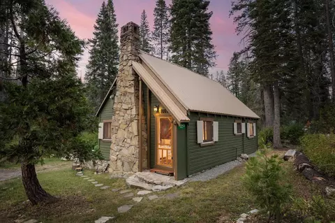 10043 Rusty Ln, Soda Springs, CA 95728