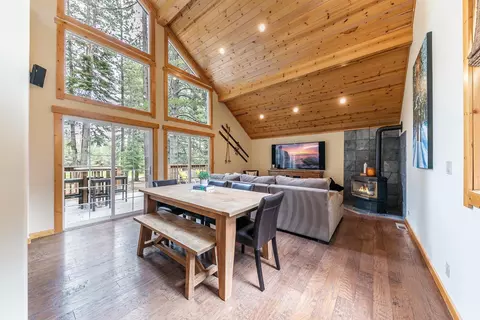 Dining - 14062 Skiview Loop, Truckee, CA 96161 photo 1 of 2