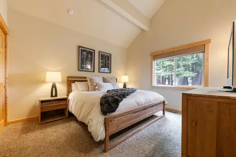 Bedroom - 14062 Skiview Loop, Truckee, CA 96161 photo 1 of 3