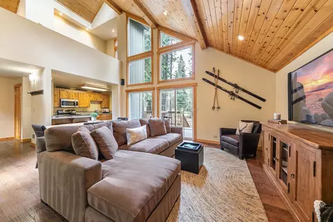 Living - 14062 Skiview Loop, Truckee, CA 96161 photo 2 of 2