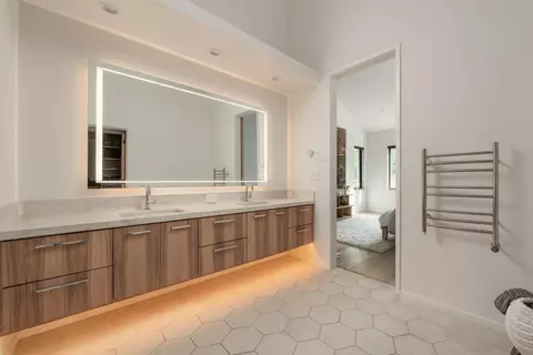 Bath - 10637 Carson Range Rd, Truckee, CA 96161 photo 4 of 4