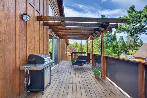 Exterior - 16138 Lance Dr, Truckee, CA 96161 photo 6 of 9