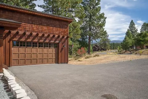 Exterior - 16138 Lance Dr, Truckee, CA 96161 photo 8 of 9