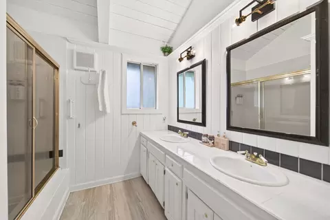 Bath - 219 Basque, Truckee, CA 96161 photo 3 of 3