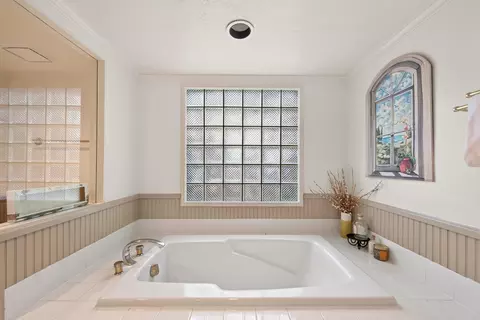 Bath - 219 Basque, Truckee, CA 96161 photo 2 of 3