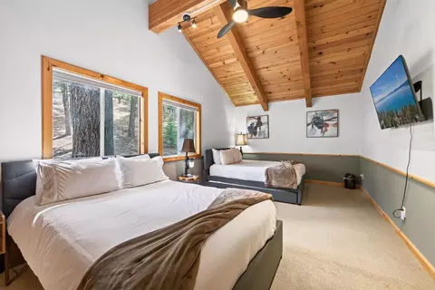 Bedroom - 219 Basque, Truckee, CA 96161 photo 3 of 4
