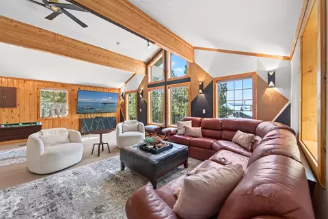 Living - 219 Basque, Truckee, CA 96161 photo 4 of 5