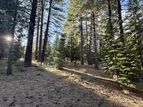11853 Saddleback Dr, Truckee, CA 96161 photo 3