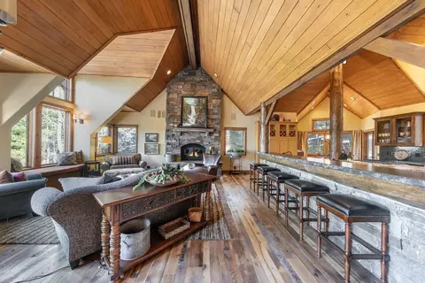 Living - 1949 Gray Wolf, Truckee, CA 96161 photo 2 of 6