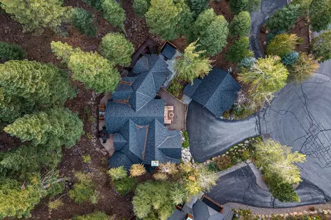View/Area - 1949 Gray Wolf, Truckee, CA 96161 photo 2 of 5