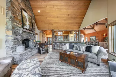 Living - 1949 Gray Wolf, Truckee, CA 96161 photo 1 of 6