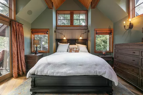 Bedroom - 1949 Gray Wolf, Truckee, CA 96161 photo 2 of 6