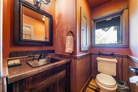 Bath - 1949 Gray Wolf, Truckee, CA 96161 photo 1 of 4