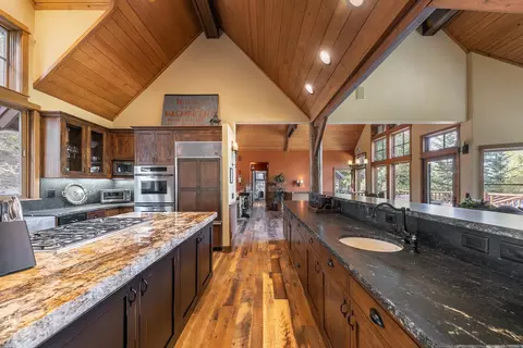 Kitchen - 1949 Gray Wolf, Truckee, CA 96161 photo 3 of 4
