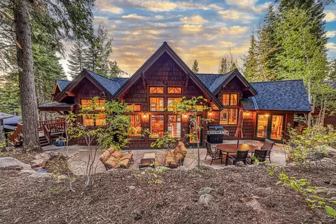 Exterior - 1949 Gray Wolf, Truckee, CA 96161 photo 2 of 10