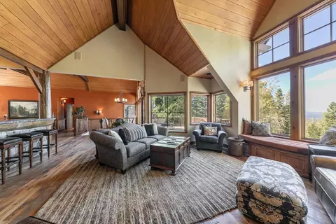 Living - 1949 Gray Wolf, Truckee, CA 96161 photo 3 of 6