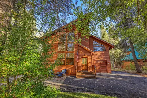 11423 Lucerne Ln, Truckee, CA 96161