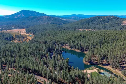 186 Big Grizzly Rd, Portola, CA 96122