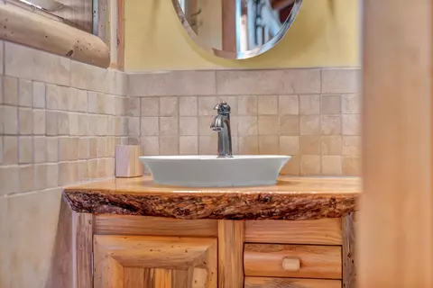 Bath - 740-935 Sugar Loaf Rd, Doyle, CA 96109 photo 1 of 7