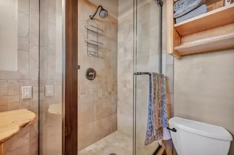 Bath - 740-935 Sugar Loaf Rd, Doyle, CA 96109 photo 3 of 7