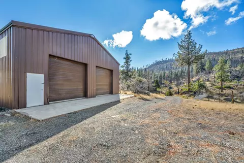 Exterior - 740-935 Sugar Loaf Rd, Doyle, CA 96109 photo 5 of 5